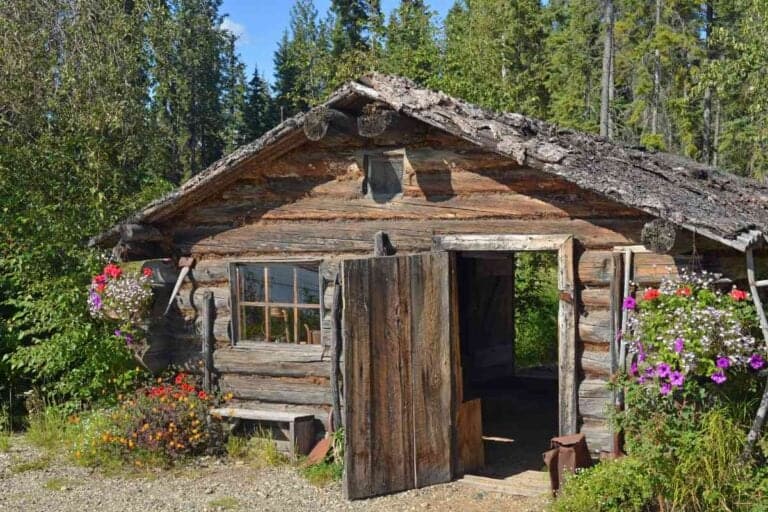 How Long Does a Log Cabin Last? Expert Insight on the Lifespan of Log Cabins